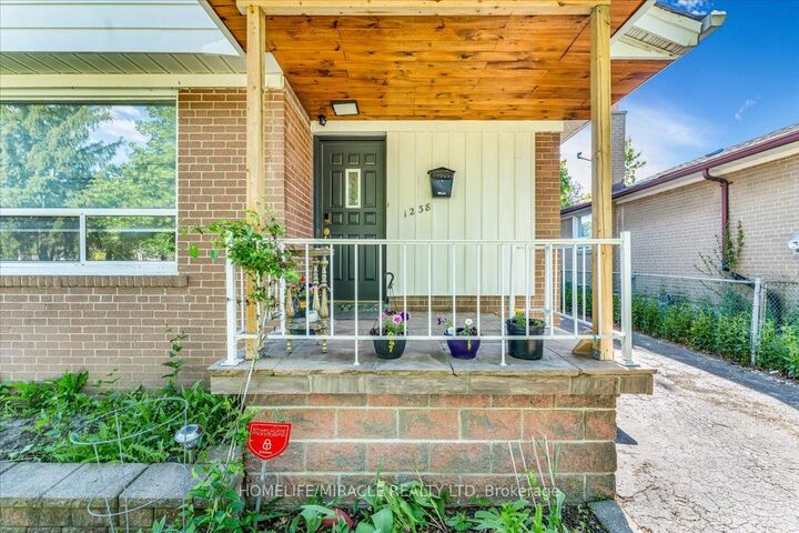 Property Photo: 1238 Pharmacy Avenue ON M1R 2H9