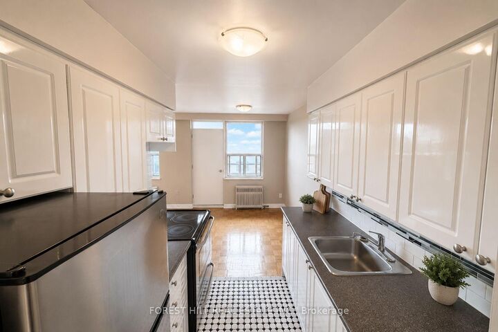 Property Photo:  102 Goodwood Park 107  ON M4C 5S9 