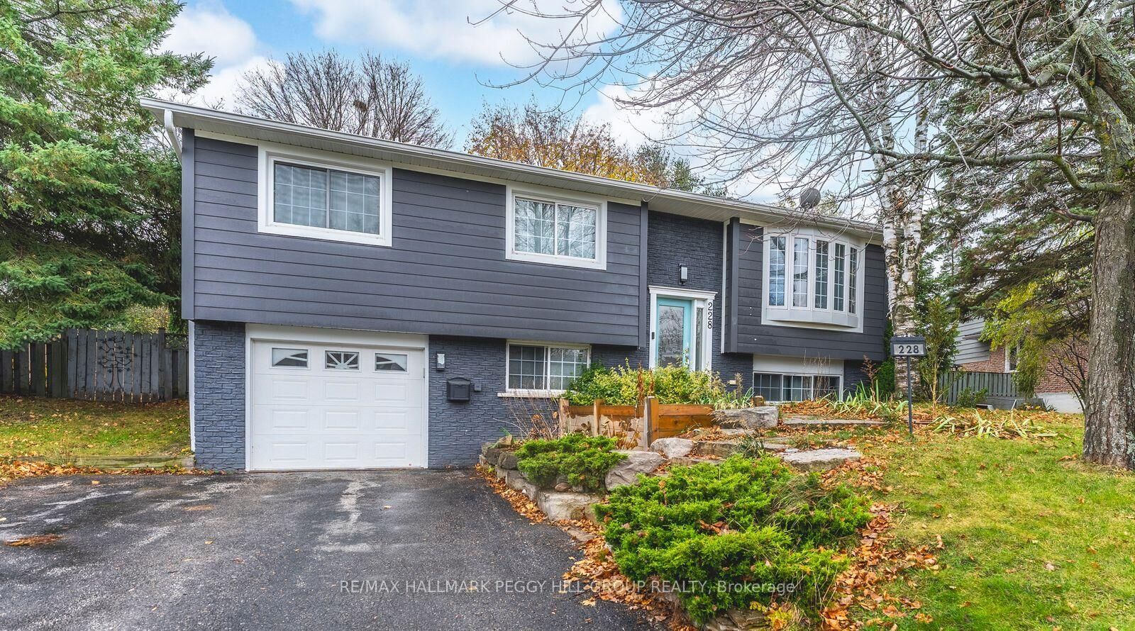 Property Photo: 228 Dodson Road ON L4N 4S4