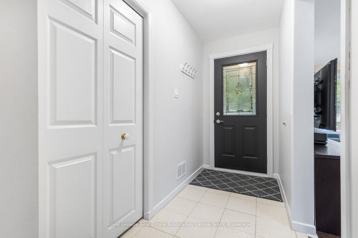 Property Photo: 1515 Thetford Court ON L5J 3N2