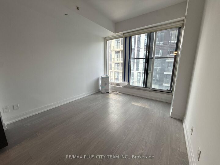 Property Photo:  181 Dundas Street E 1901  ON M5A 0N5 