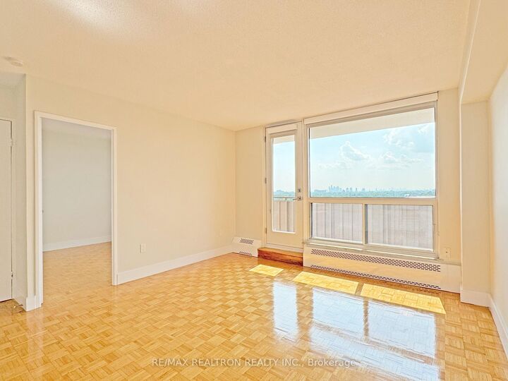 Property Photo:  666 Spadina Avenue 1001  ON M5S 2H8 