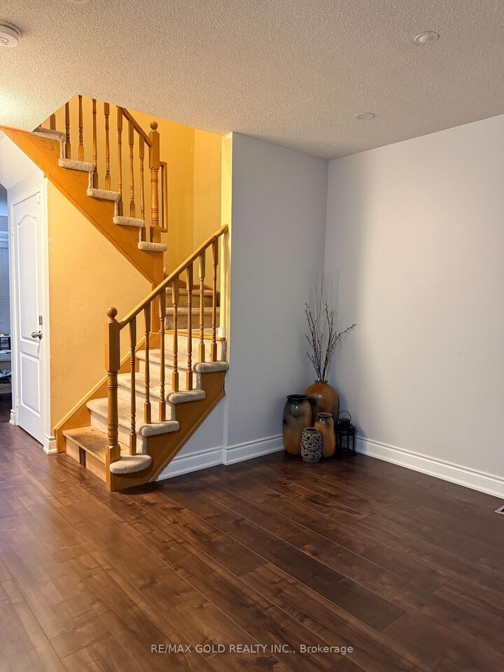 Property Photo:  24 Junction Crescent  ON L7A 2G6 