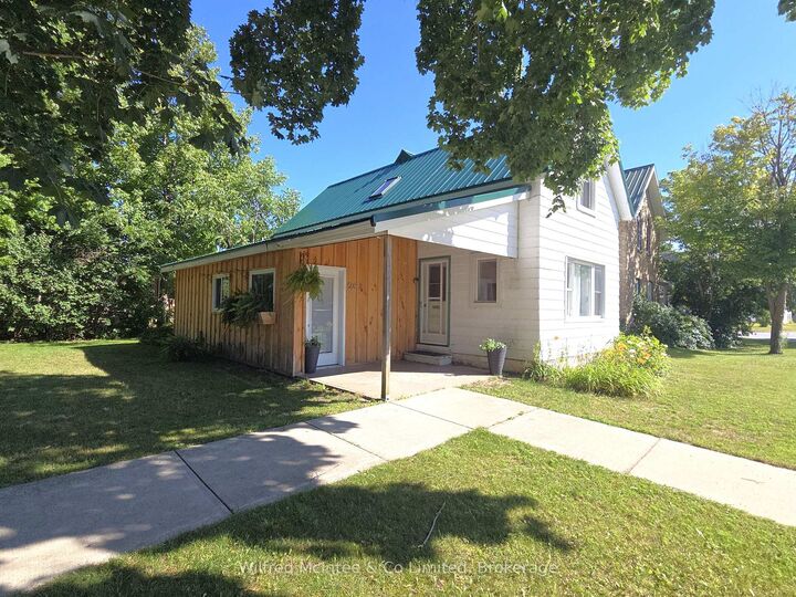 Property Photo: 569 Eugenie Street ON N0H 2C0