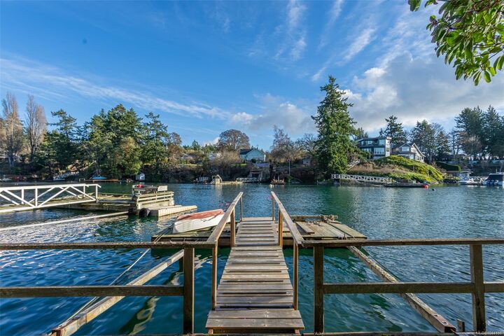 Property Photo:  310 Bessborough Ave  BC V9B 1T7 