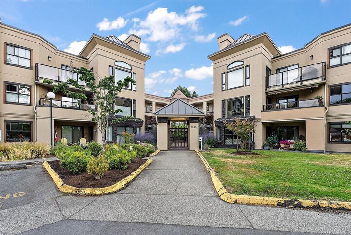 Property Photo:  3969 Shelbourne St #212  BC V8N 6J5 
