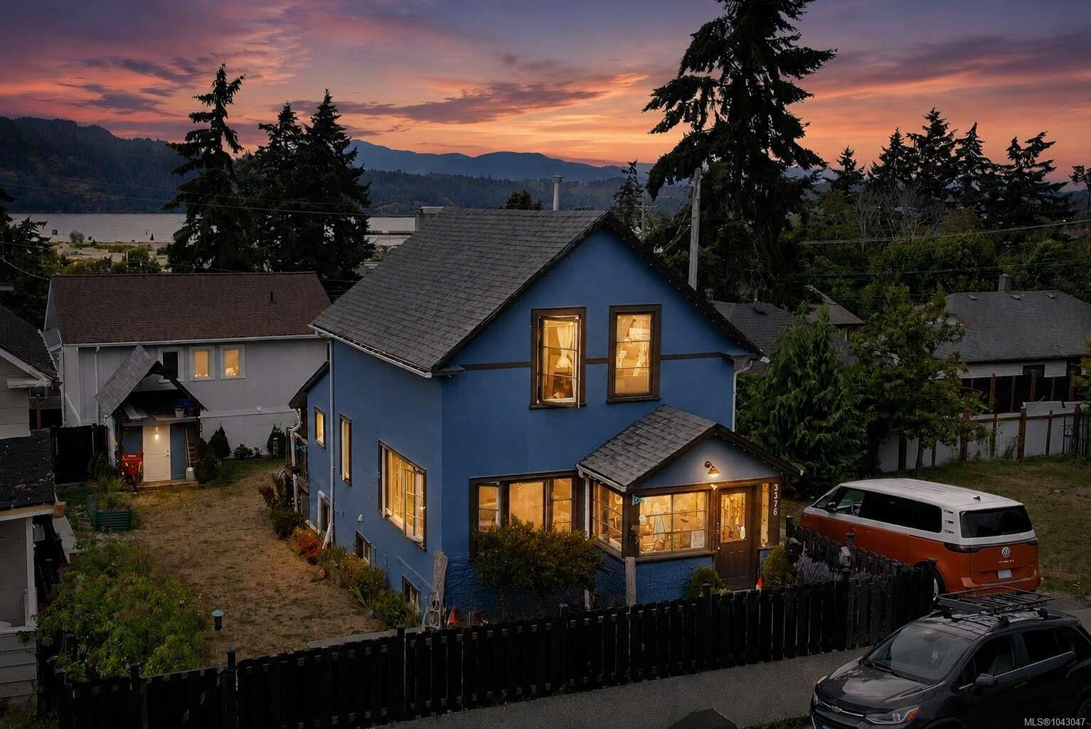Property Photo: 3376 6th Ave BC V9Y 4L4