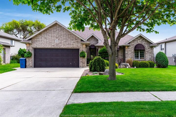Property Photo:  21 Conservation Boulevard  ON N9Y 4E4 