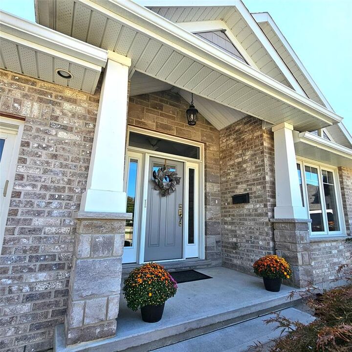 Property Photo: 142 Madison D'Andrea Avenue ON N7S 6L9