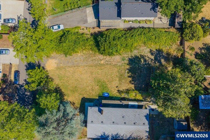 Property Photo: 3200 Pheasant Av SE OR 97302