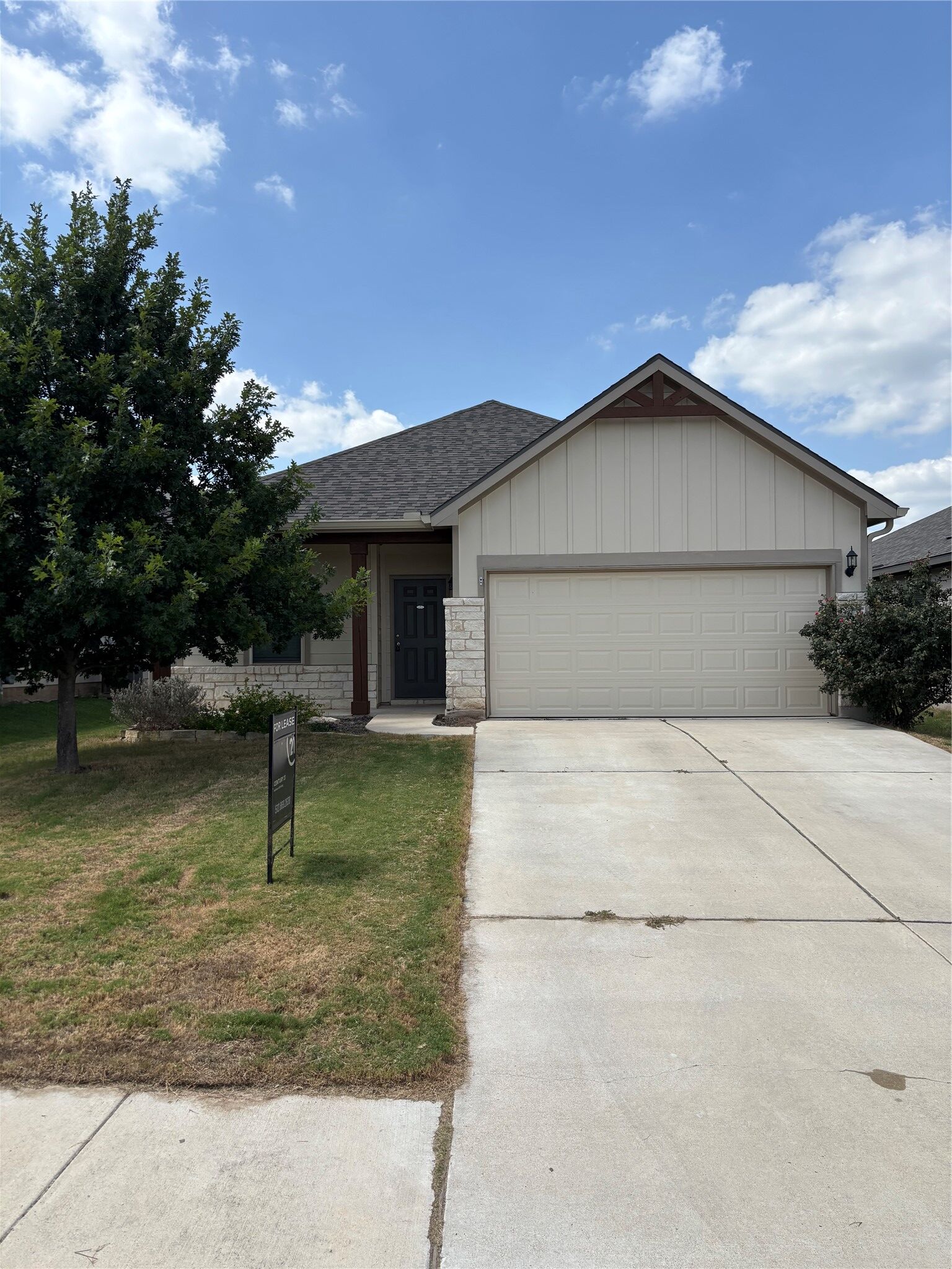 Property Photo: 1101 Cliffbrake Way TX 78626