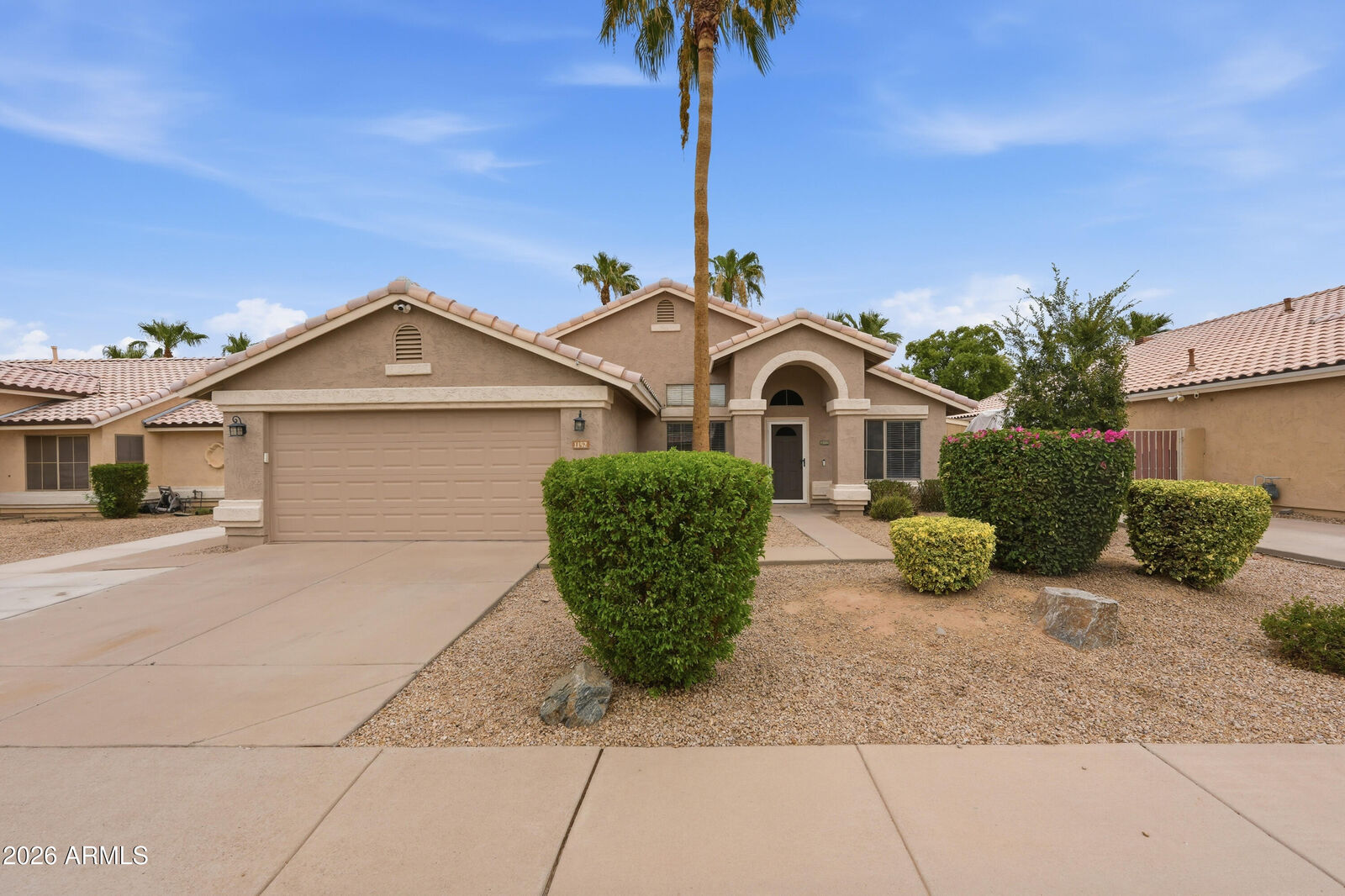 Property Photo:  1152 W Oriole Way  AZ 85286 