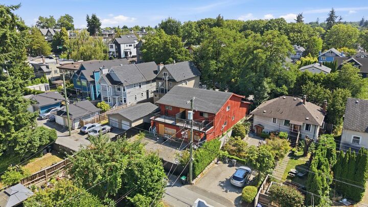 Property Photo: 53 W 12th Avenue BC V5Y 1T4