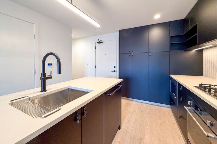 Property Photo:  1680 E 12th Avenue 204  BC V5N 0K9 