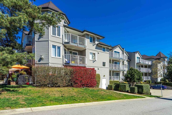Property Photo: 33669 2 Avenue 203 BC V2V 6Z4