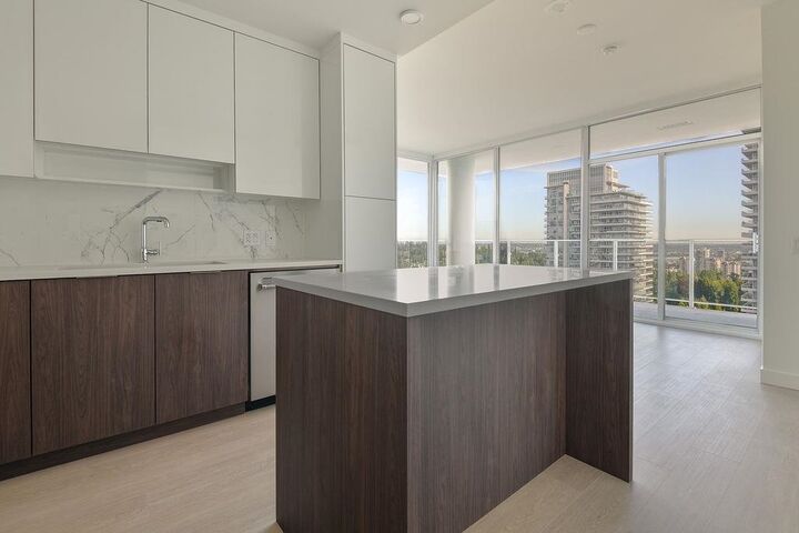 699 Whiting Way 2106 — photo 1