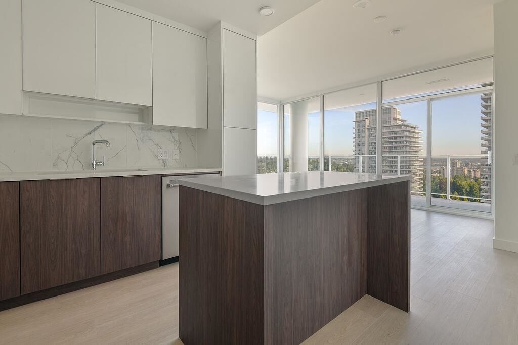 Property Photo: 699 Whiting Way 2106 BC V3J 0N7