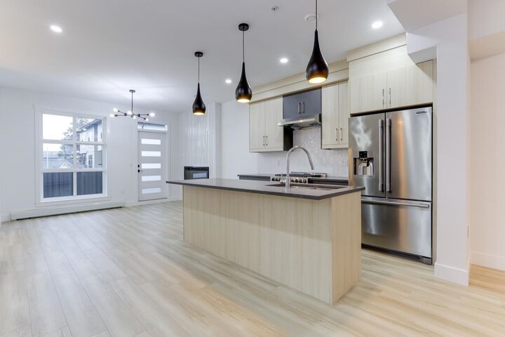 Property Photo: 46376 Yale Road 7 BC V2P 0K9