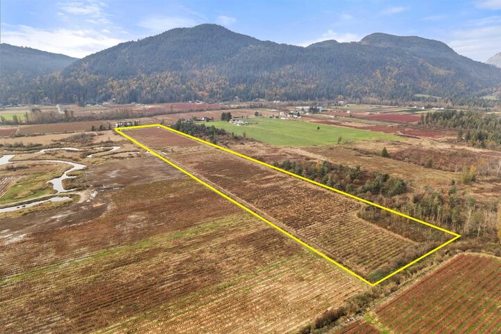 Property Photo: 11186 Farms Road BC V2V 4J1