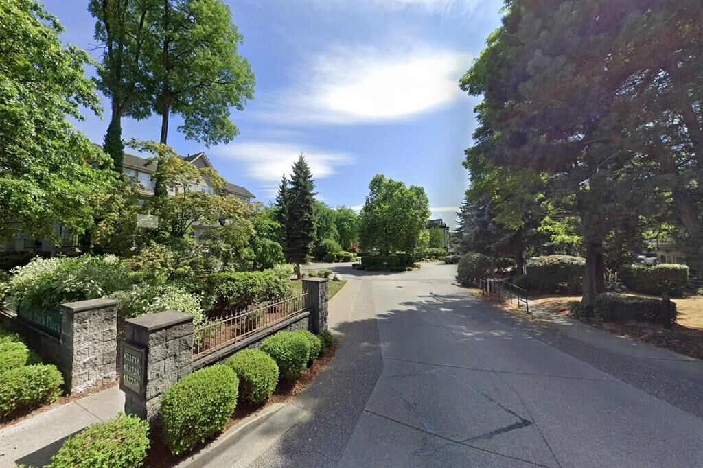 Property Photo: 33718 King Road 406 BC V2S 8J3