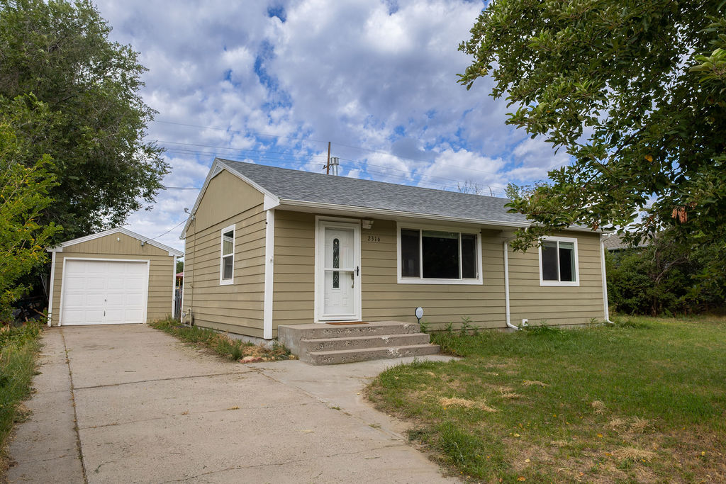 Property Photo: 2316 Meadowood Street MT 59102