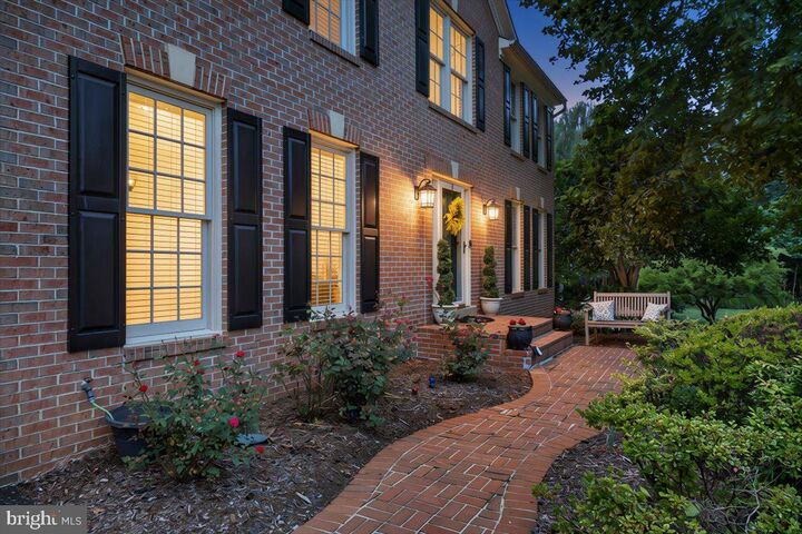 Property Photo:  6300 Lee Forest Path  VA 20120 