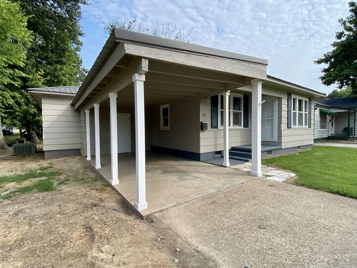 Property Photo: 712 SE Second AR 72476