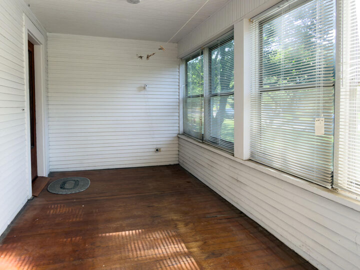 Property Photo: 219 N Russell Avenue IA 50010