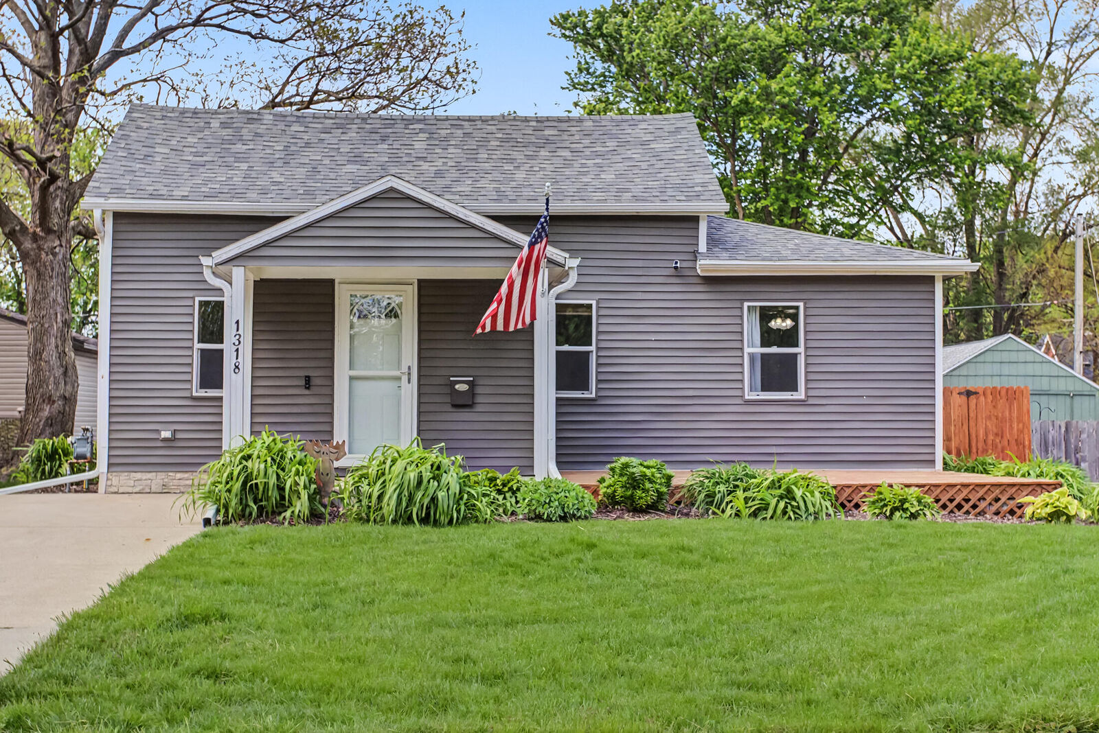 Property Photo:  1318 3rd Street  IA 50201 