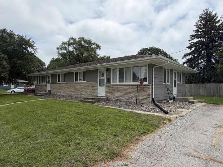 Property Photo:  3542/3544 Tripp Street  IA 50014 