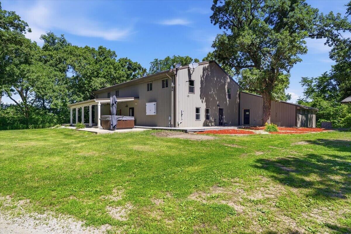 Property Photo: 16032 Pleasant Valley Road IA 50248