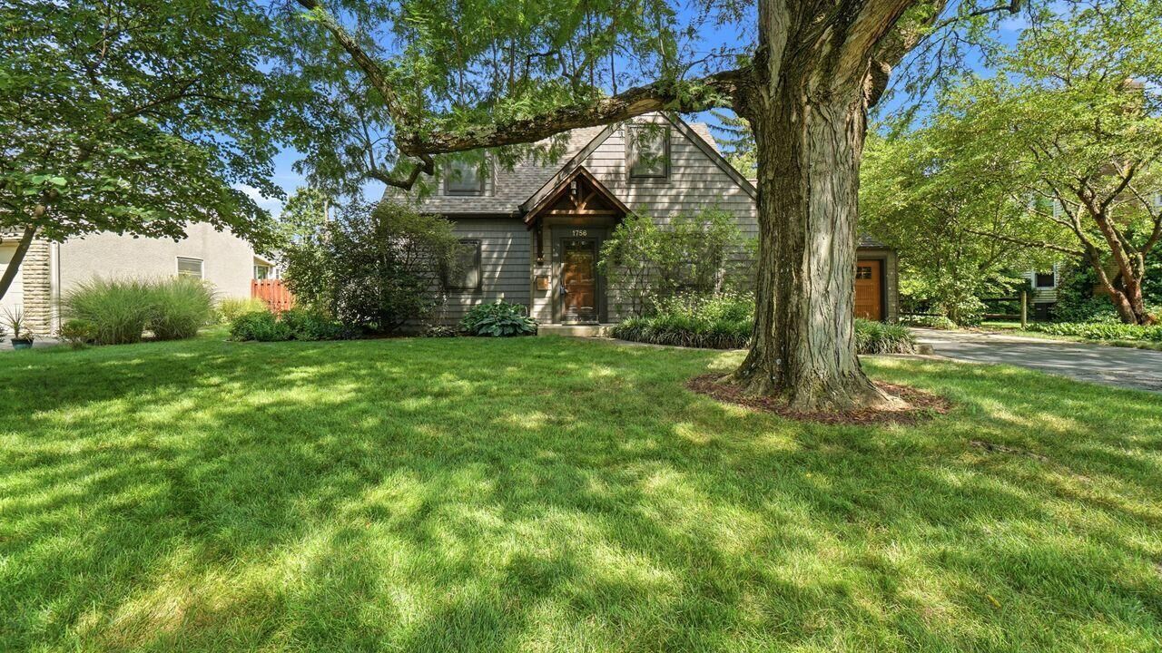 Property Photo: 1756 Elmwood Avenue OH 43212