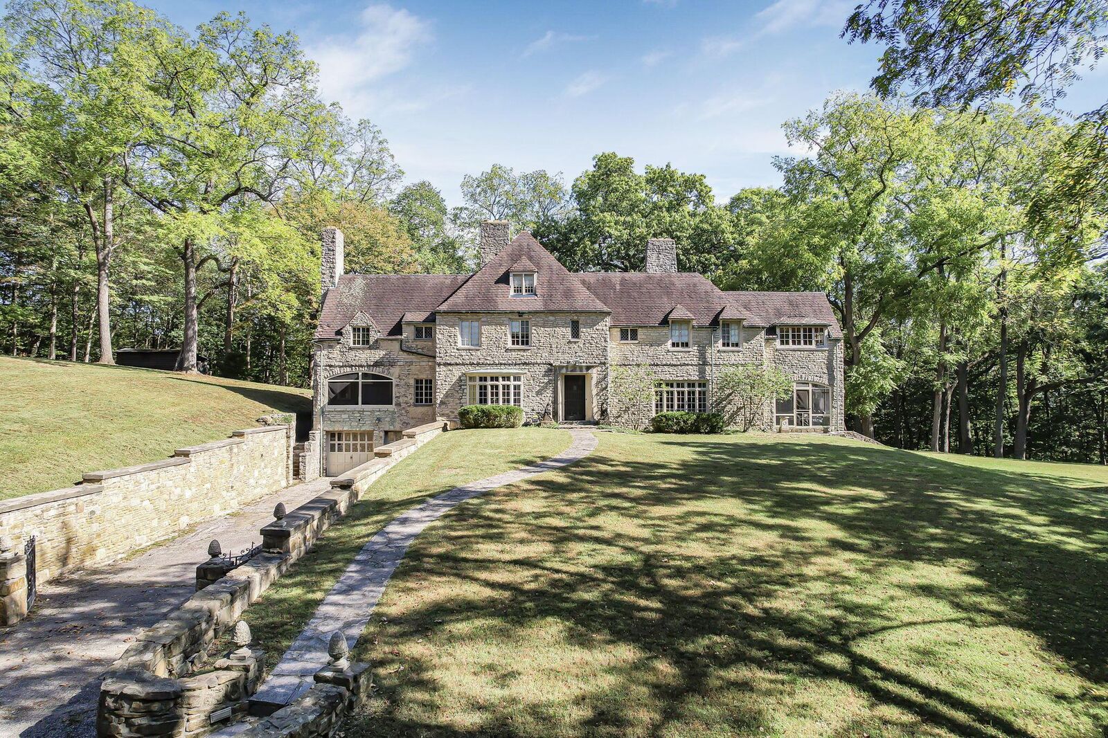Property Photo:  701 Country Club Drive  OH 43055 