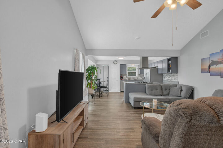 Property Photo: 2512 E 37th Street FL 32405