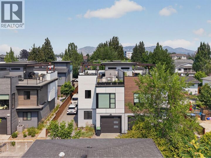 Property Photo: 945 Borden Avenue 1 BC V1Y 6A5