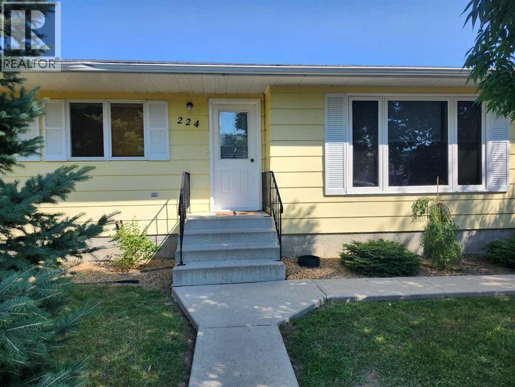 Property Photo:  224 2 Street  AB T0J 0Y0 