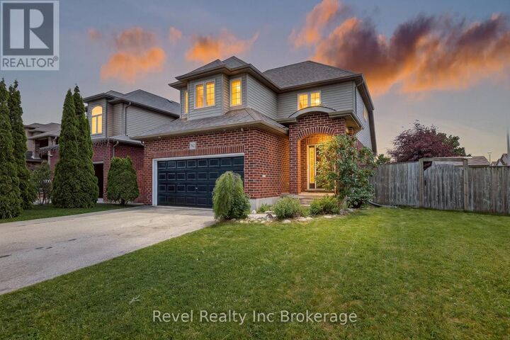 Property Photo: 762 Frontenac Crescent ON N4V 0B1