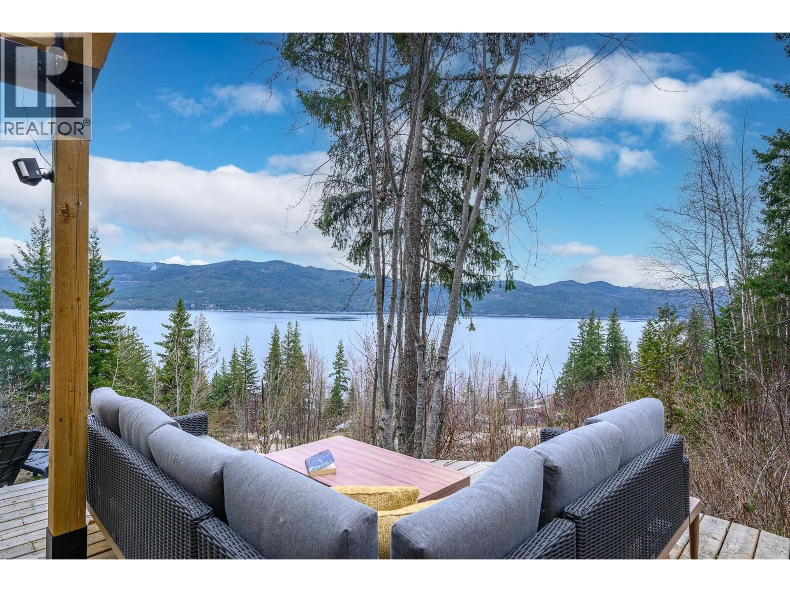 Property Photo: 6474 Deer Run Road BC V0E 1M7