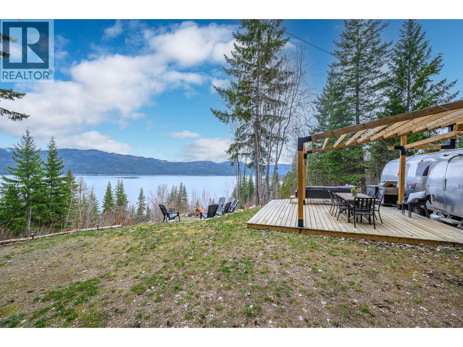 Photo de la propriété: 6474 Deer Run Road BC V0E 1M7