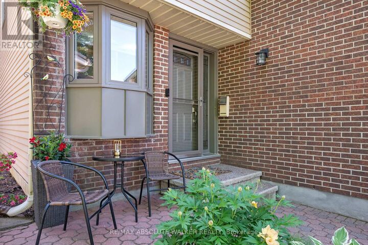 Property Photo: 1546 Meadowfield Place ON K1C 5V9
