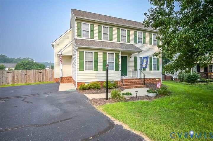 Property Photo:  7869 Silktree Place  VA 23111 