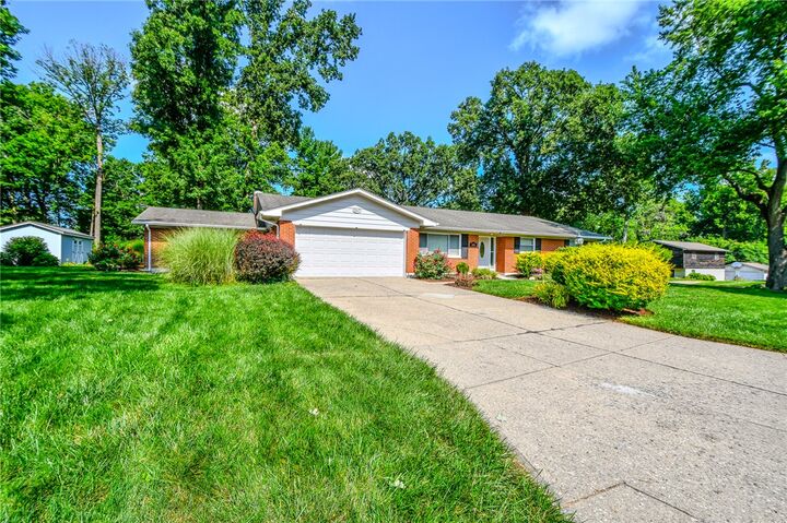 Property Photo: 5051 Cloudsdale Drive OH 45440