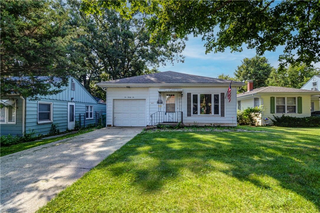 Property Photo: 1022 S 21st Street IL 62521