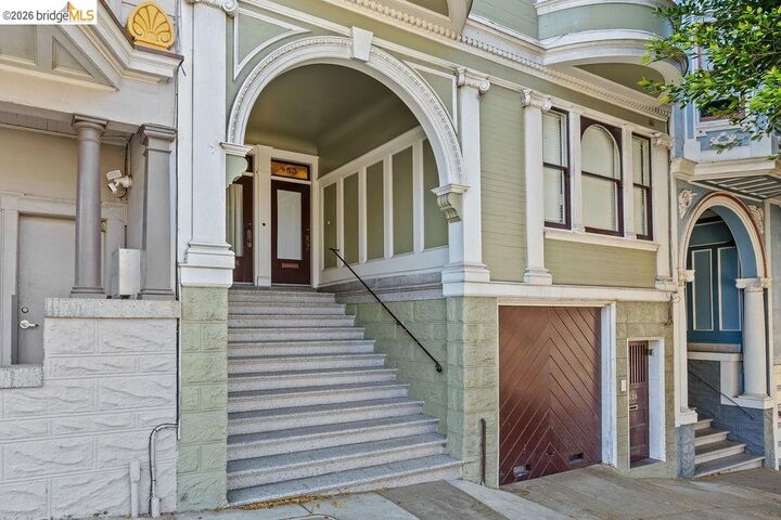 Property Photo: 449-453 Chestnut St CA 94133