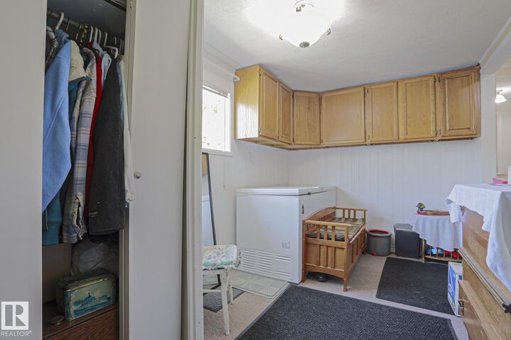 Property Photo:  137 Lee Ridge Road NW  AB T6K 0N1 