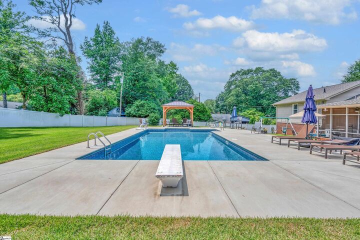 Property Photo: 116 Galaxie Place SC 29307