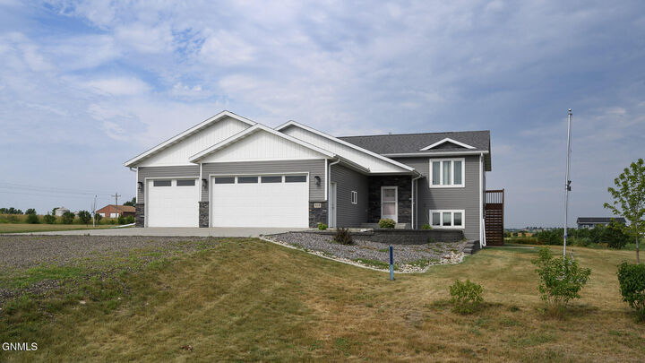 Property Photo: 512 Apple Ridge Road ND 58558
