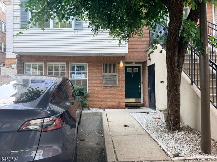 Property Photo:  84 Union St C 2  NJ 07105 