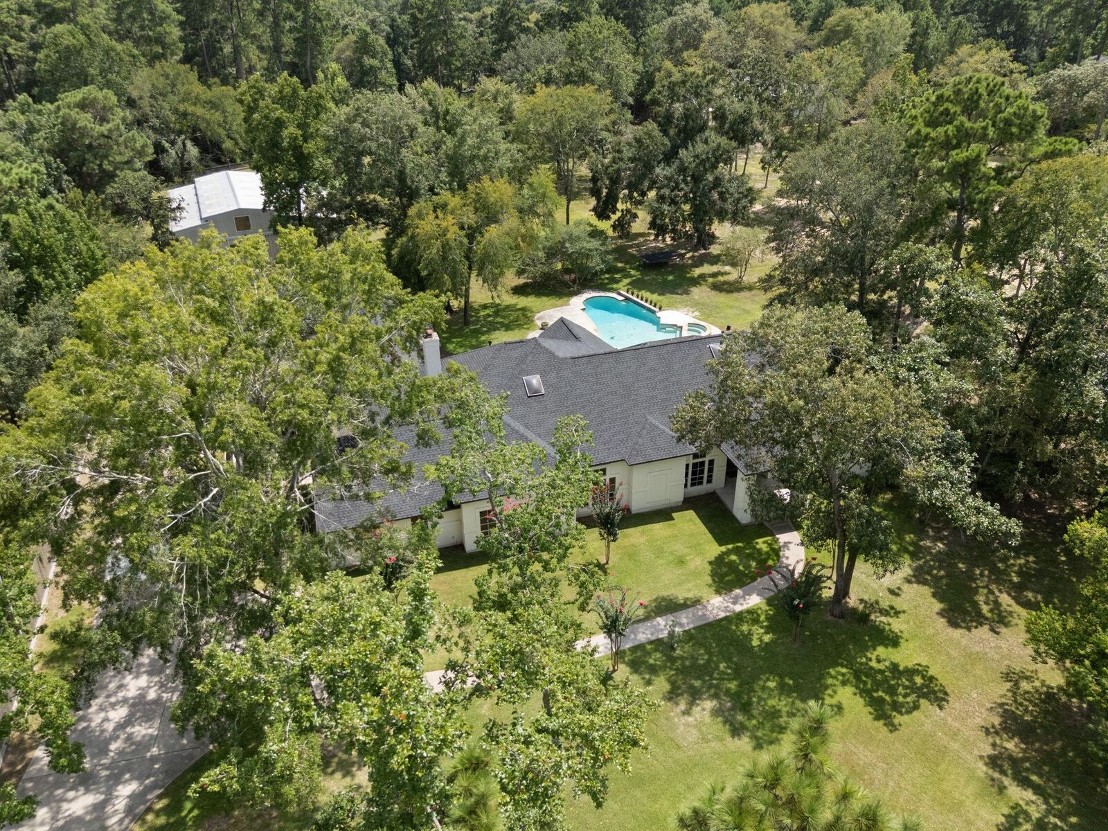 Property Photo:  8711 Sendera Drive  TX 77354 