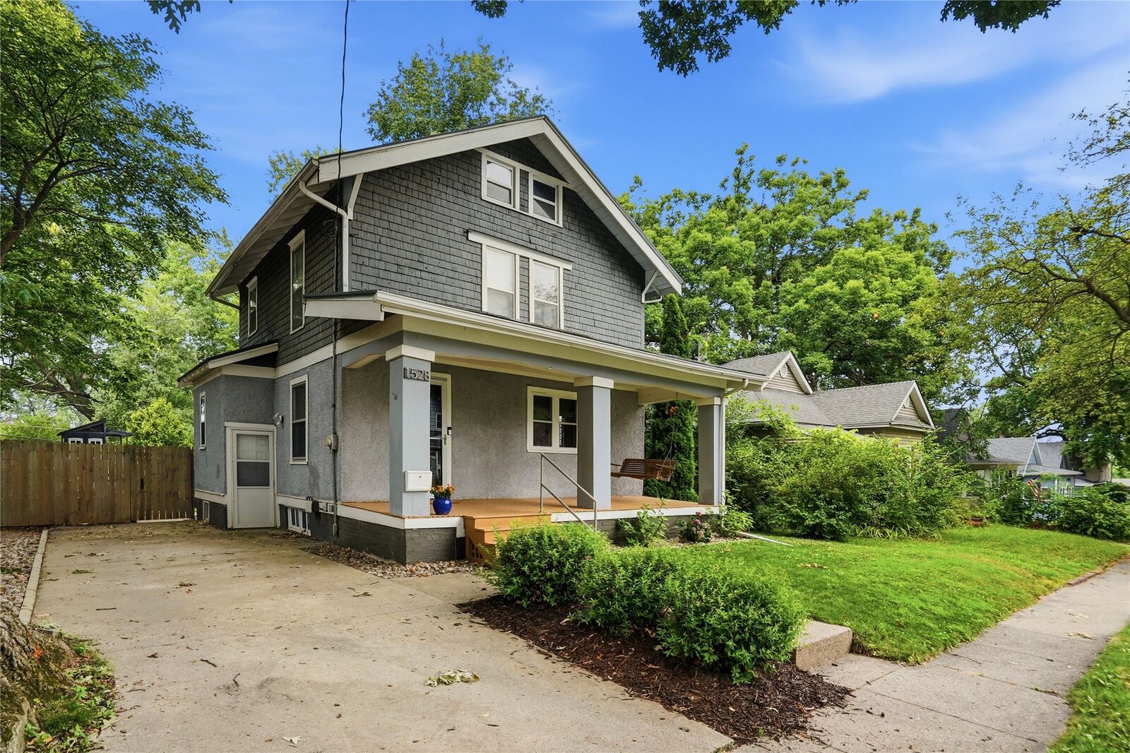 Property Photo: 1528 32nd Street IA 50311
